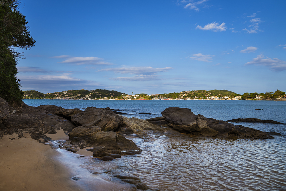 Conheça a Praia da Tartaruga em Búzios