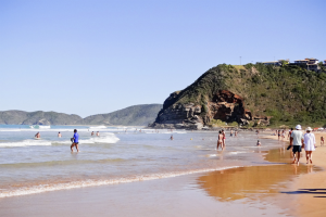 Passeio de Barco em Búzios ou Arraial do Cabo: Qual o melhor?